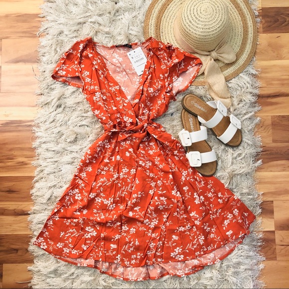 Dresses & Skirts - NWT ‘Sienna’ Wrap Dress